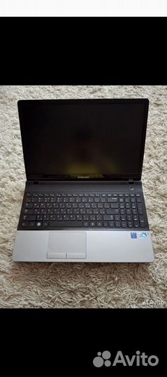 Samsung np300e5z