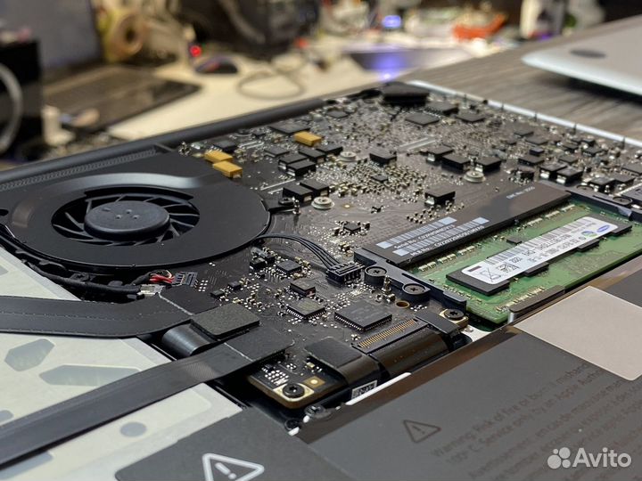 Ремонт компьютера ноутбука, чистка MacBook