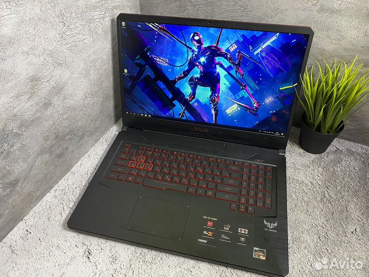 Игровой ноутбук Asus 17,3/Full HD/RX 560X/1000 gb