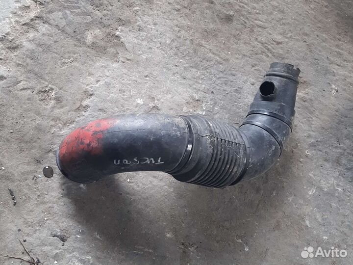 Патрубок воздушный Hyundai Tucson 2.0 D