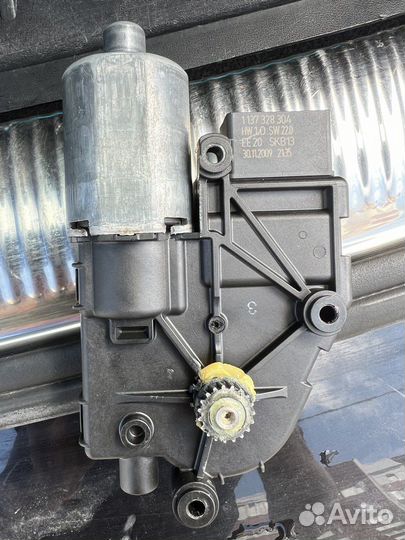 Мотор привода панорамной крыши audi Q5