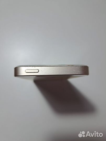 iPhone SE, 32 ГБ