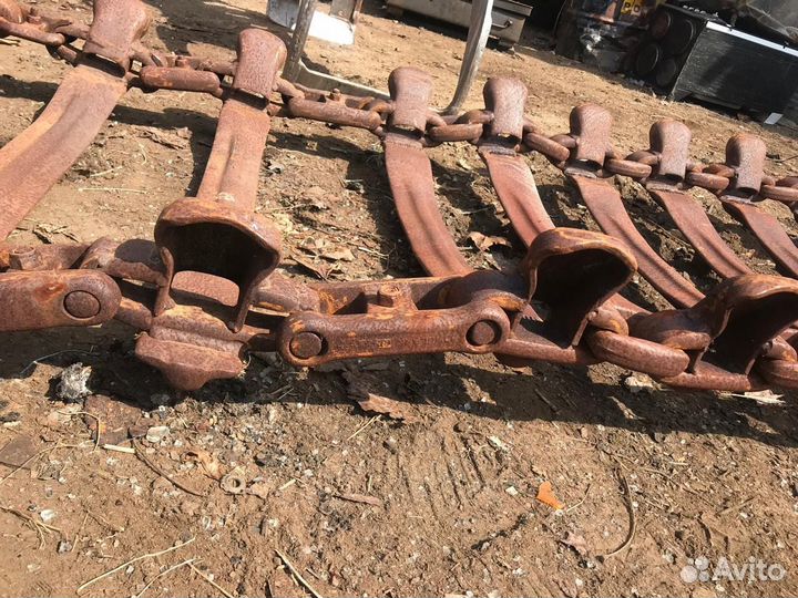 Харвестер гусеницы