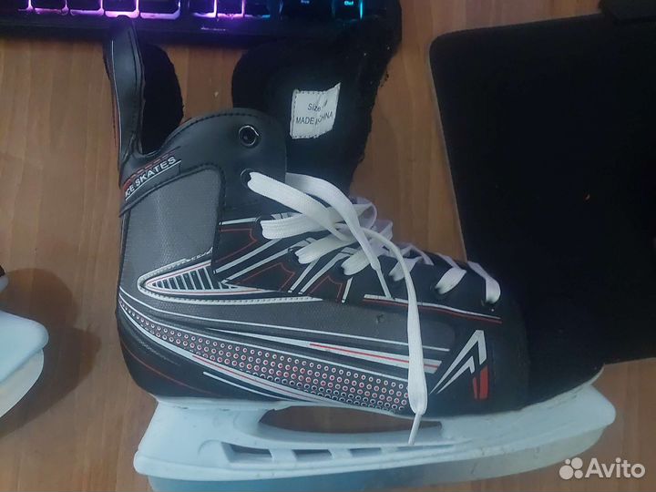 Коньки хоккейные 41 размер