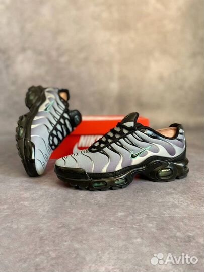 Кроссовки Nike Air Max Tn Plus