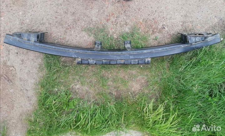 Усилитель переднего бампера на KIA cerato 1