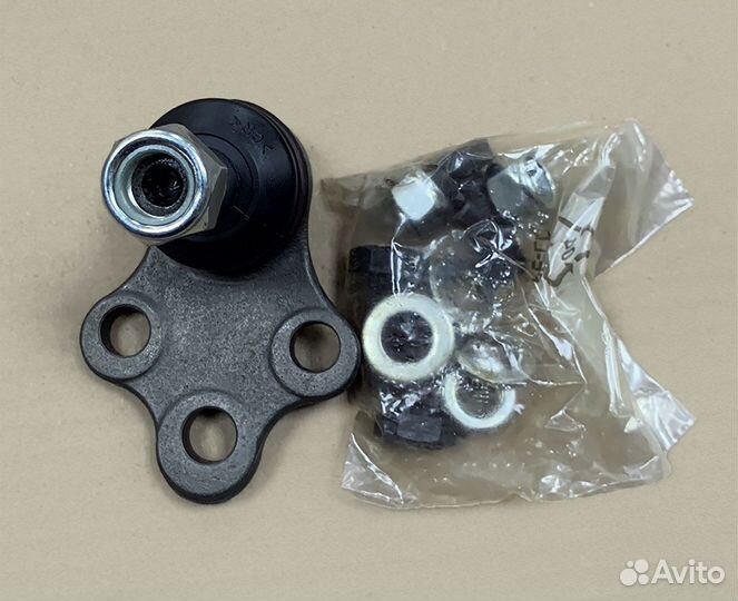 Опора шаровая Nissan Maxima J30 (Moog)