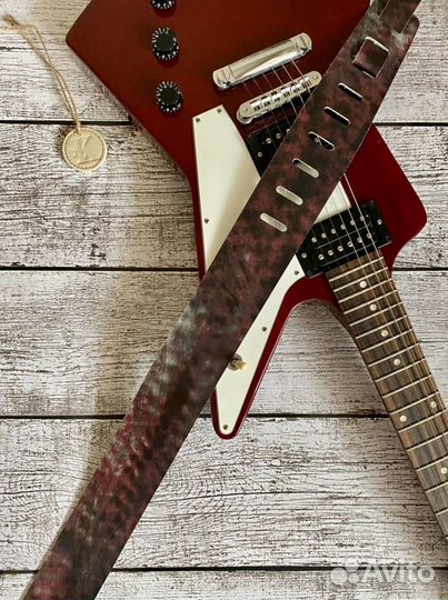 Ремень для гитары ручной работы «красный гранж»