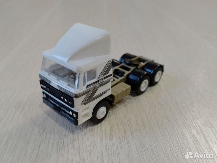 657) Тягач DAF 3600 ATi трёхосный