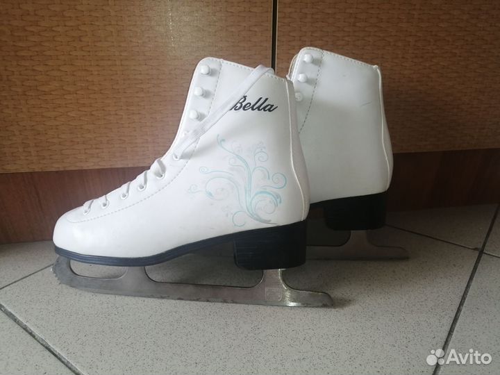 Коньки женские 39 размер. Белые