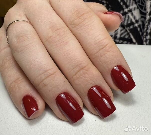 Модель на маникюр и педикюр