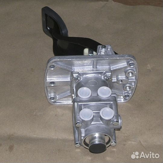 Кран тормозной двухсекционный 64221-3514108 (см)