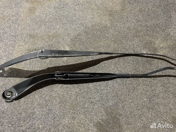 Поводок дворника б/у Renault Megane II Рено Меган
