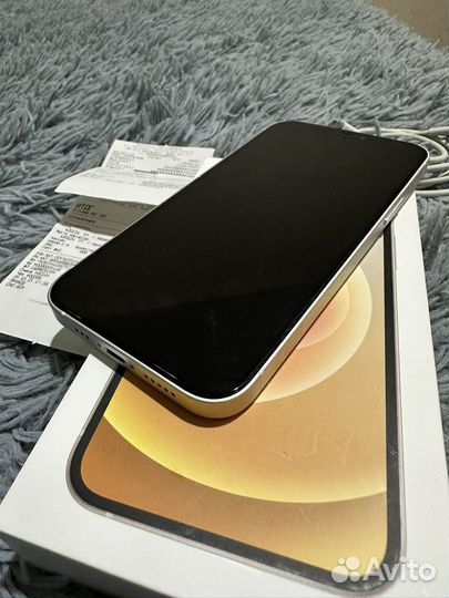 iPhone 12, 64 ГБ