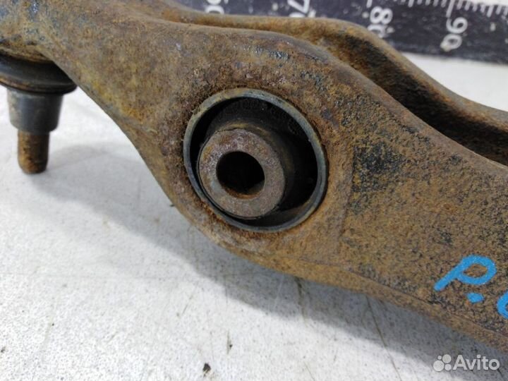 Рычаг передний правый нижний