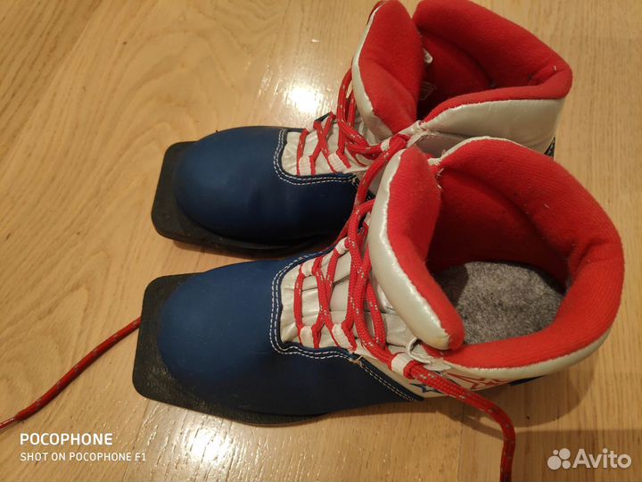 Лыжные ботинки р.35