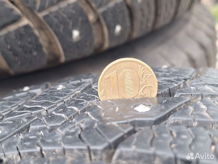 Pirelli Ice Zero 2 215/65 R16 102T