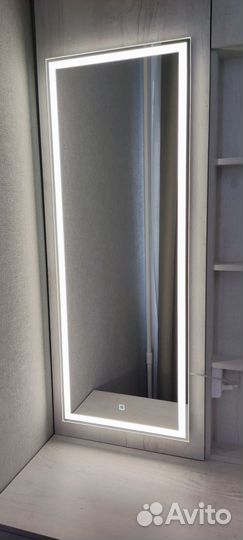 Зеркало с подсветкой для ванной