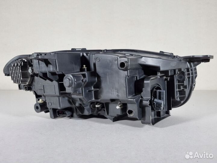 Фара левая Volvo XC90 32228688