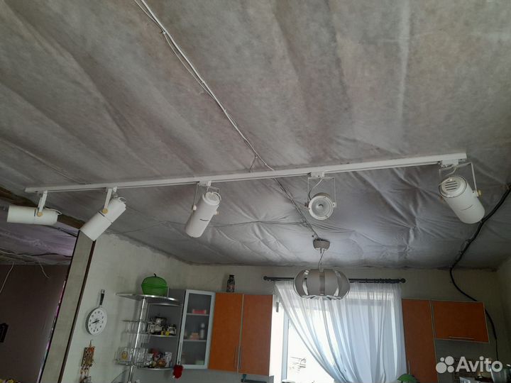 Трековые светильники на шинопроводе