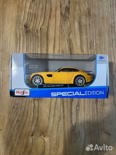 Машина 1:24 Maisto Mersedes AMG GT Yellow