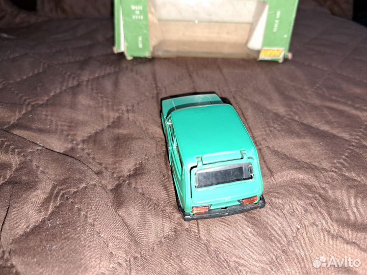 Модель автомобиля 1:43 LADA Нива 2121 СССР