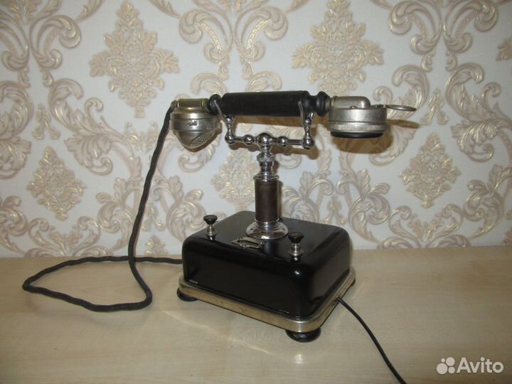Антикварный телефонный аппарат. 1920-е гг. СССР