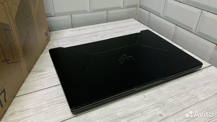 Новый Asus 17.3“ — i5-11400H, 8/512, 3050, 144Hz