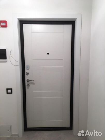 Дверь входная в квартиру
