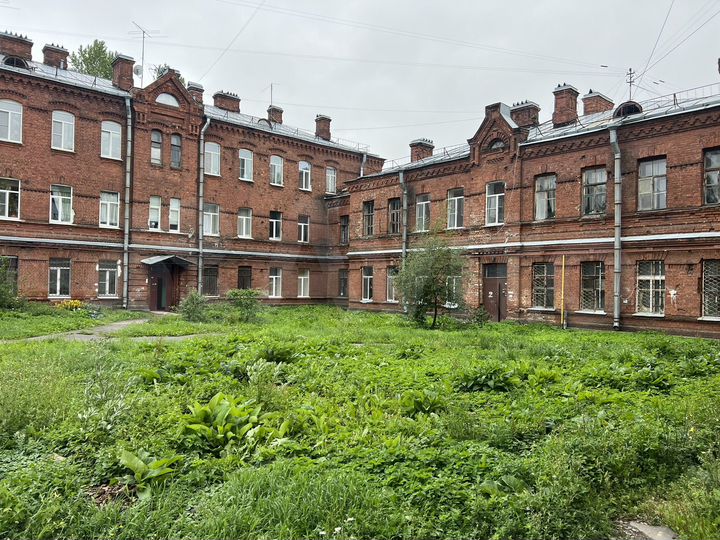 Комната 20 м² в 6-к., 3/3 эт.