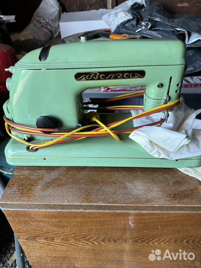 Швейная машина Волга