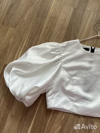 Белая блузка рубашка укороченная