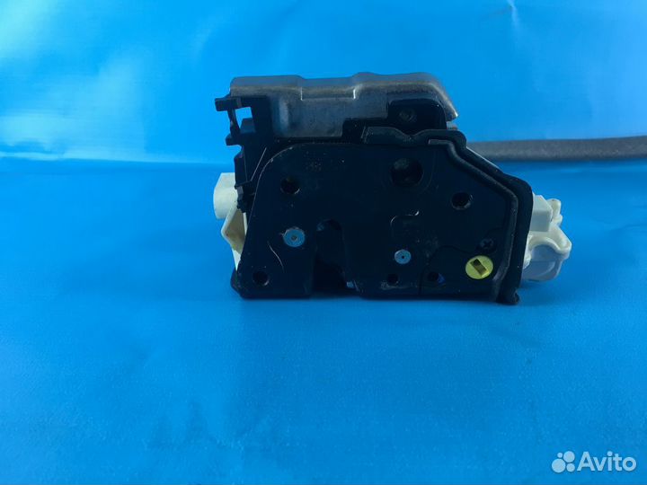 Замок двери задней левой Audi Q3 2012-2018