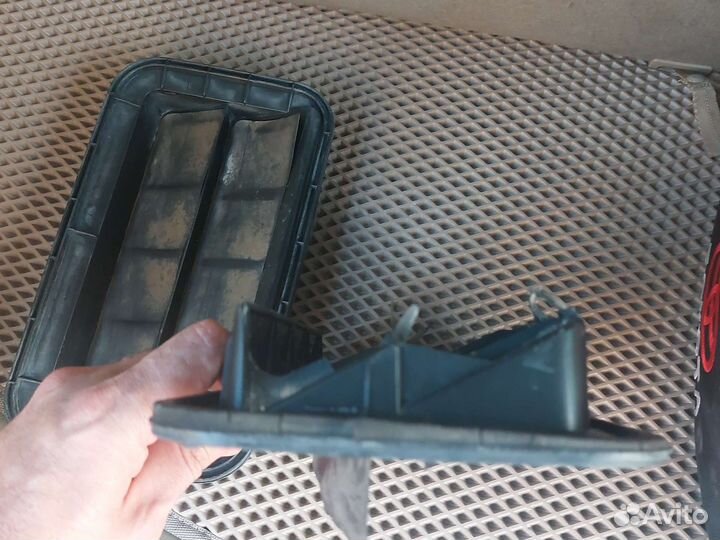 Решетка воздухозаборника тойота фортунер 2007г