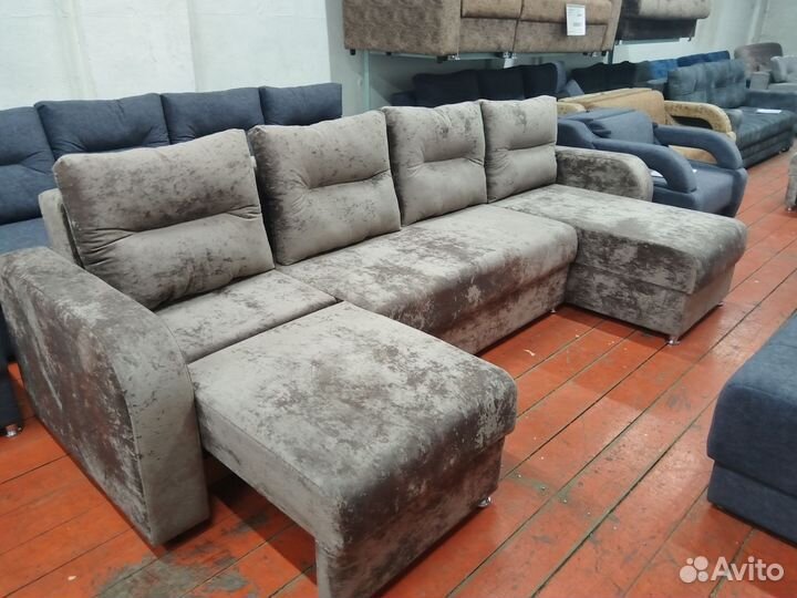 Диван Бредвей 3.2