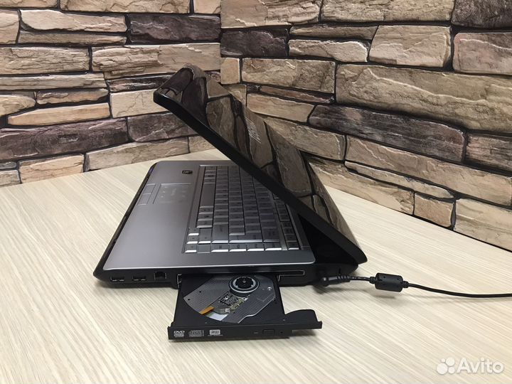 Надёжный ноутбук Toshiba SSD/GeForce