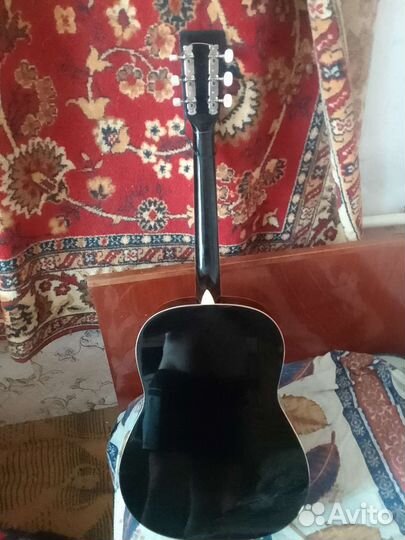 Акустическая гитара