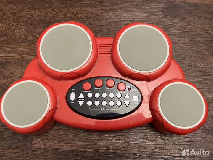 Музыкальная игрушка (пианино + барабаны)