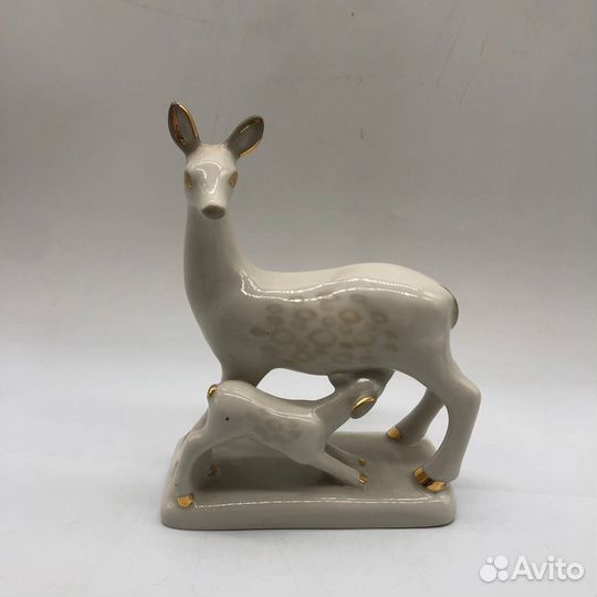 Фарфоровая статуэтка 