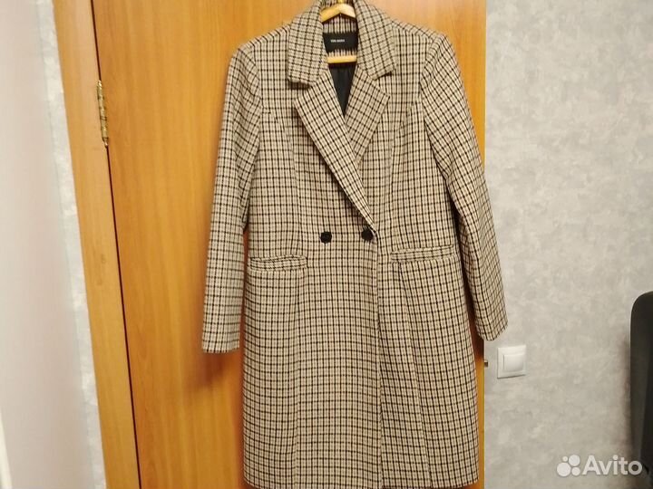 Пальто демисезонное. Новое