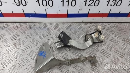 Петля двери сдвижной правой iveco daily 5 (29S-40S