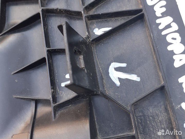 Воздуховод радиатора нижний BMW 7 G11 рестайлинг