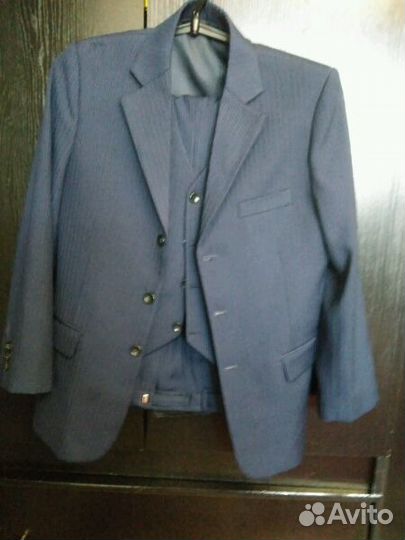 Костюм тройка