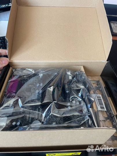 Материнская плата ASRock Q1900B-ITX с встроенным п