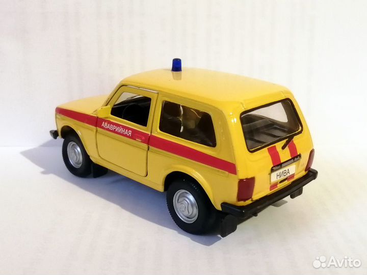 Ваз-2121 Нива Аварийная Autotime Collection Welly