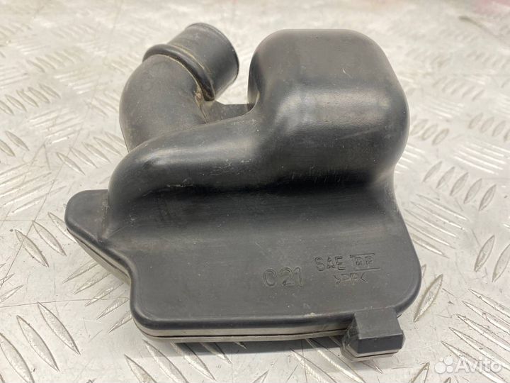 Б/У Резонатор воздушного фильтра Nissan Teana J31