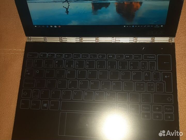 Планшет lenovo yoga book