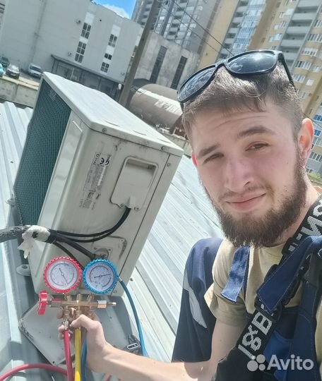 Ремонт кондиционеров. Чистка и заправка. Мастер