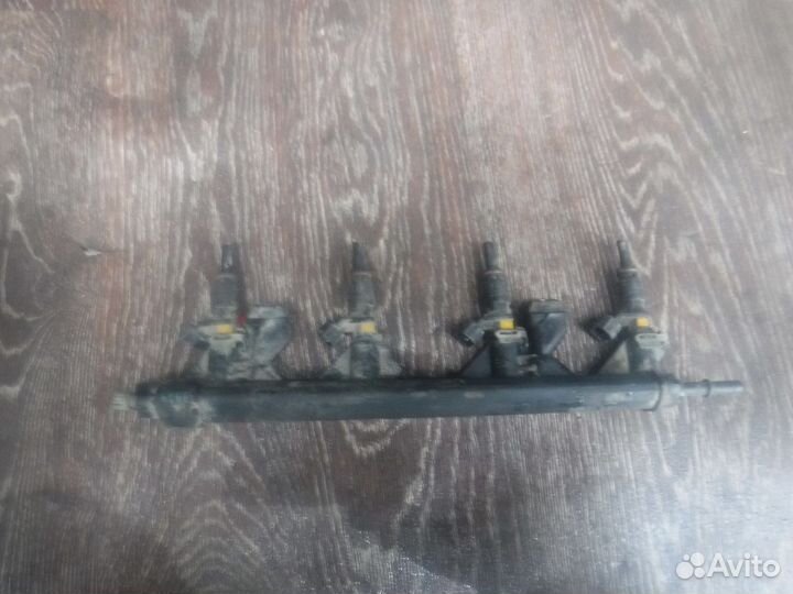 Рампа топливная форсунка Peugeot 308 I 2007-2015