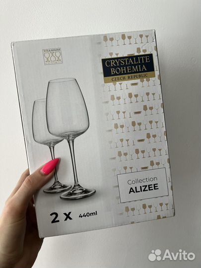 Бокалы для вина, бокалы для шампанского